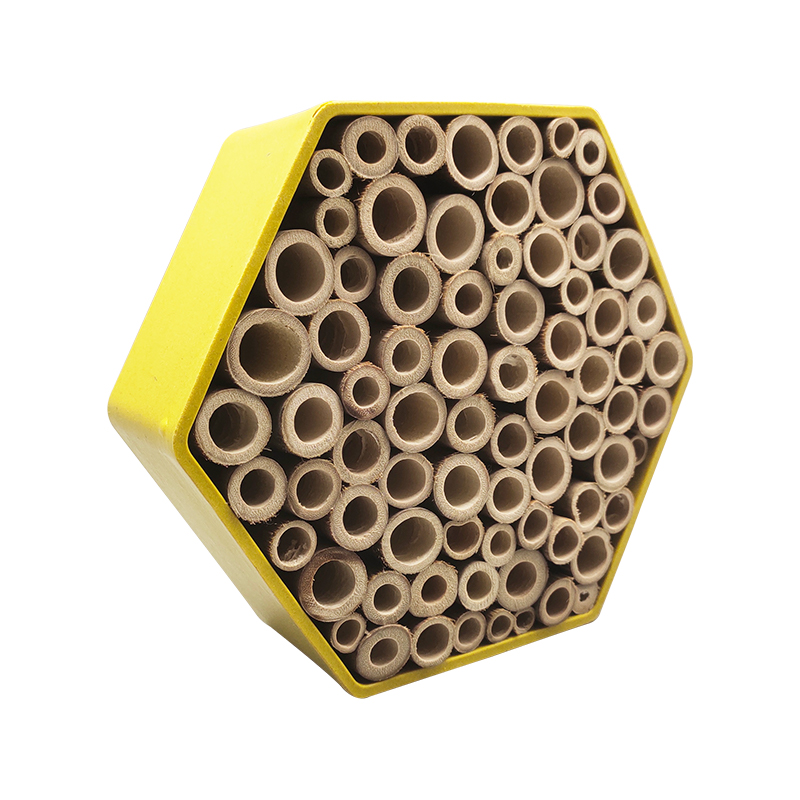 Casa hexagonal de insetos de fibra de bambu